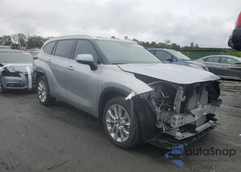 2024 Toyota Highlander Le z USA, uszkodzony, nr VIN 5TDKDRBH1RS538222